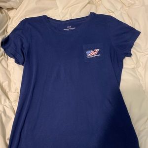 Vineyard vines t shirt